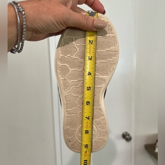 LUSSO (RARE - Sold Out) Brown Esto Waffle Slippers EUC Size 6-6.5 - Picture 9 of 10